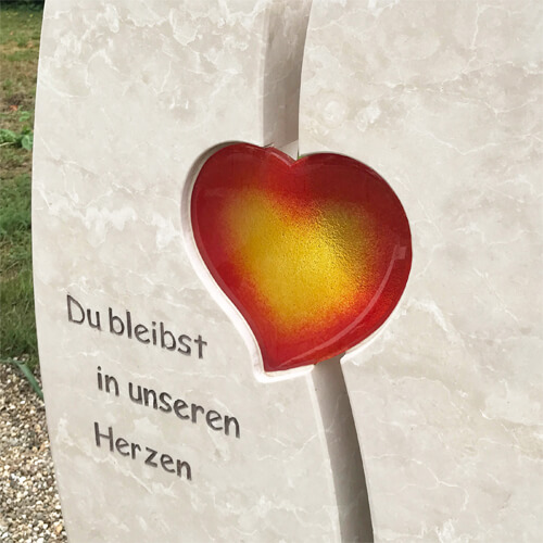 Grabstein mit Herz