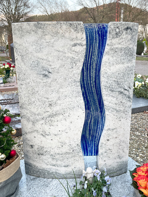 Moderne Grabsteine — Beispiel 13