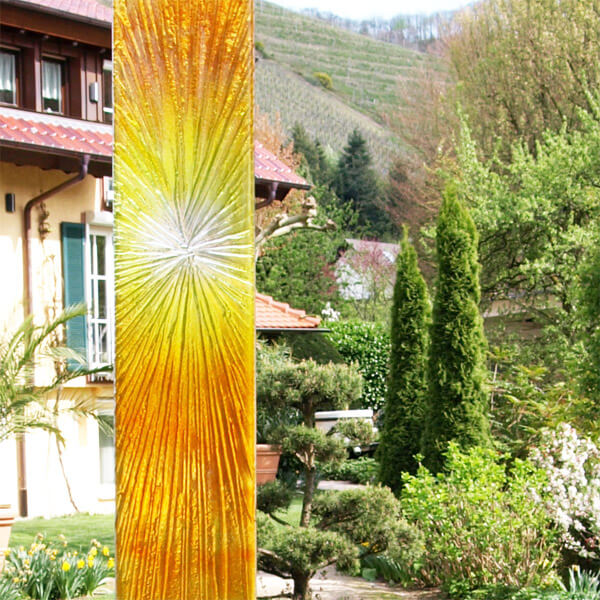 farbiges Glas im Garten